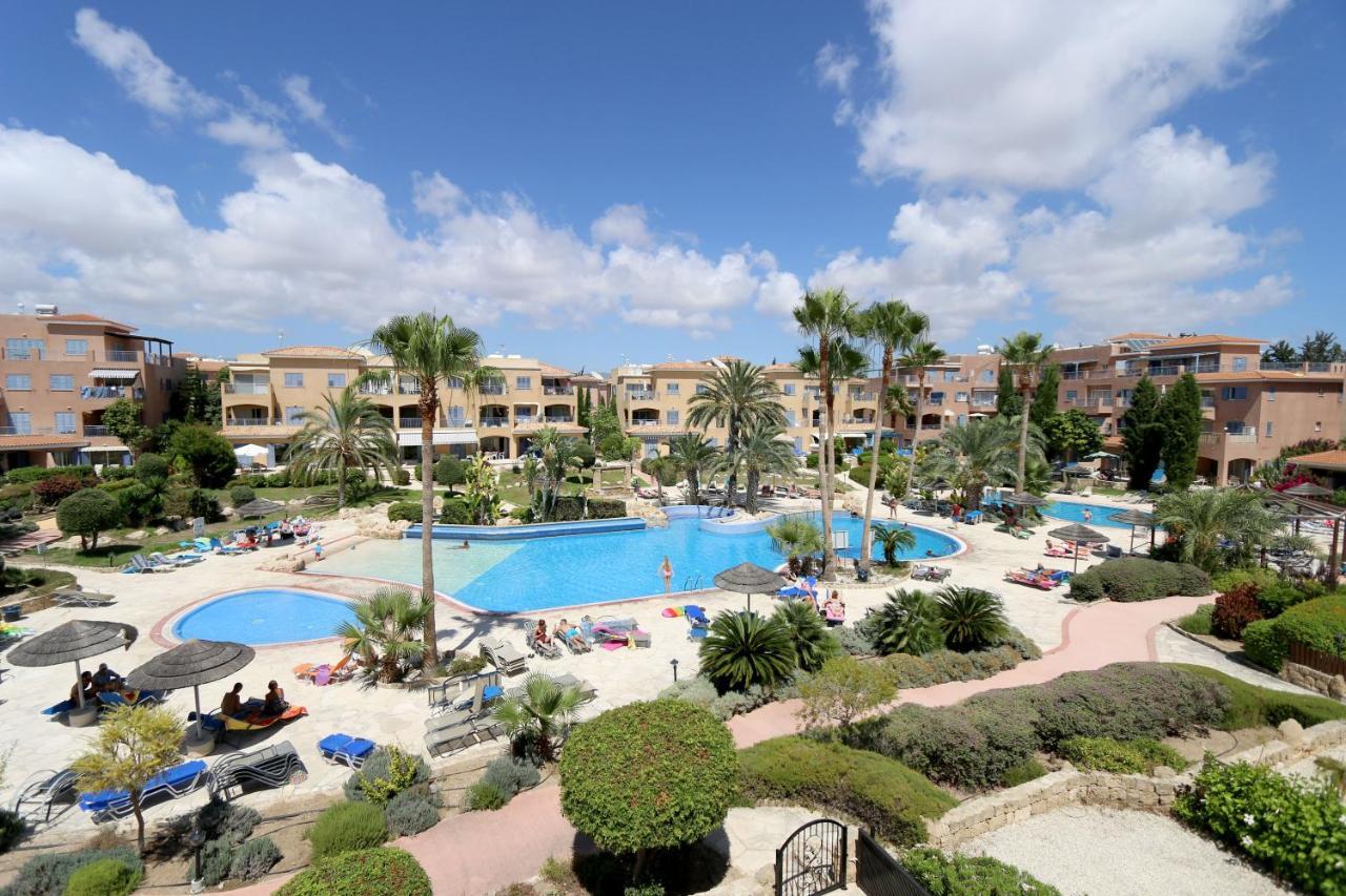 Limnaria Gardens Apt Paphos Exteriör bild